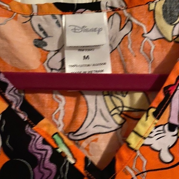 Disney Short Sleeve Scrub Top Mickey Minnie Mouse MEDIUM EUC - Picture 3 of 4